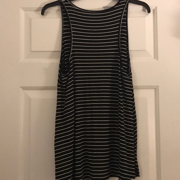 Black and white striped tank - Picture 3 of 3